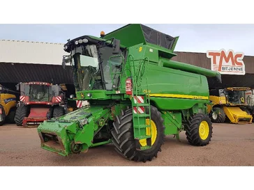 Moissonneuse-batteuse JOHN-DEERE C670