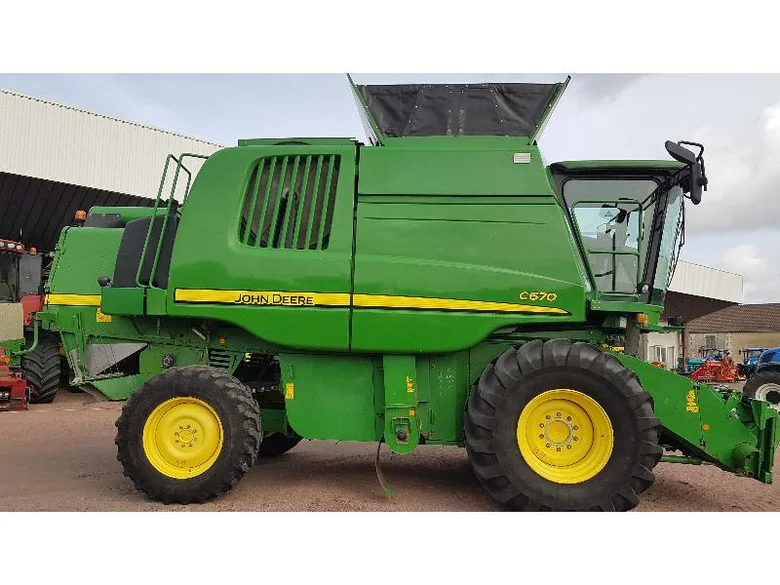 Cosechadora JOHN-DEERE C670