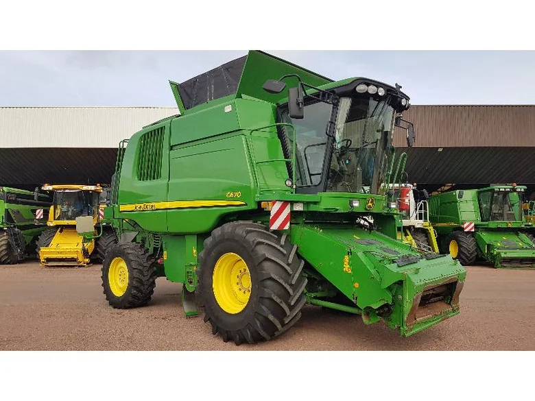 Cosechadora JOHN-DEERE C670
