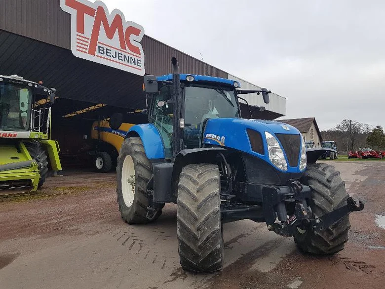 Tracteur NEW-HOLLAND T7.235