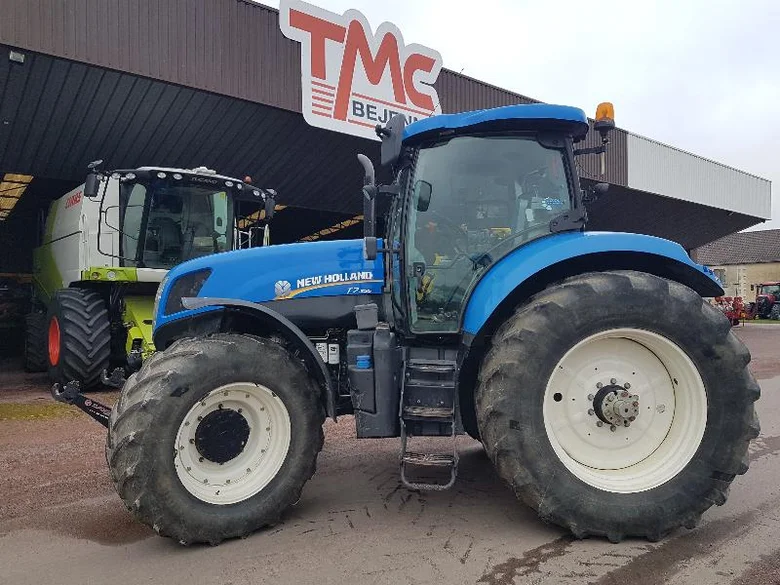 Tracteur NEW-HOLLAND T7.235