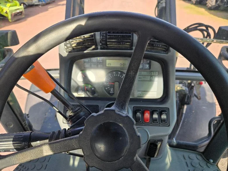 Tracteur DEUTZ FAHR M600