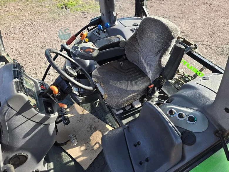 Tracteur DEUTZ FAHR M600