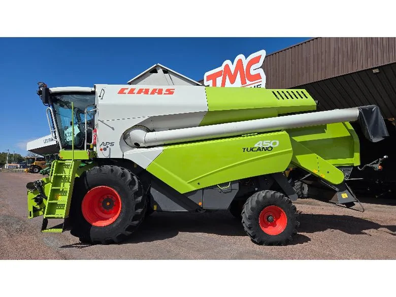 Moissonneuse-batteuse CLAAS TUCANO 450