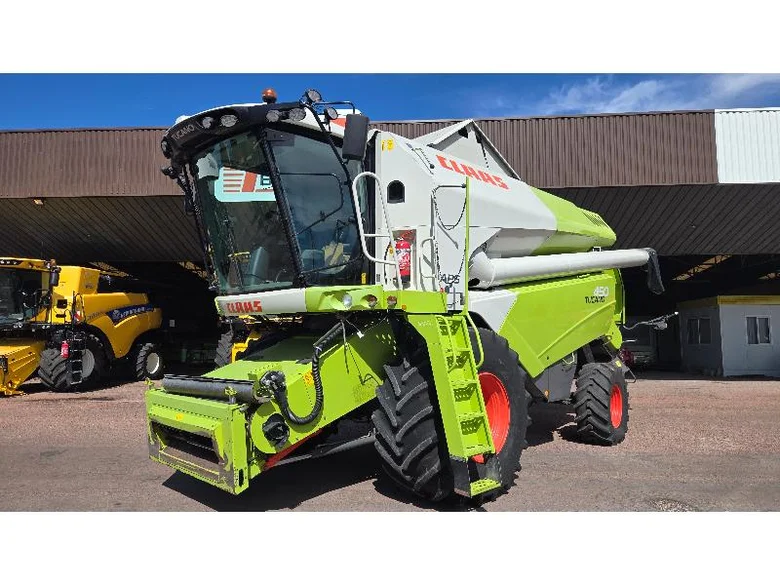 Moissonneuse-batteuse CLAAS TUCANO 450