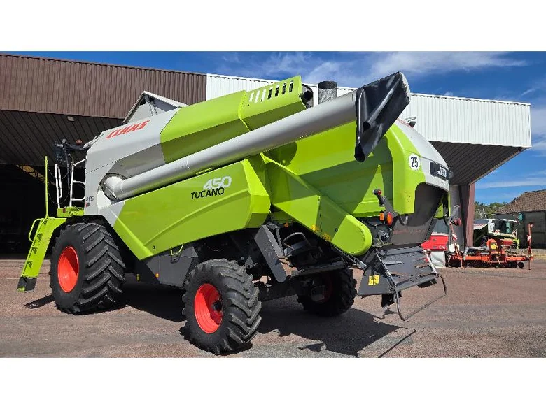 Moissonneuse-batteuse CLAAS TUCANO 450