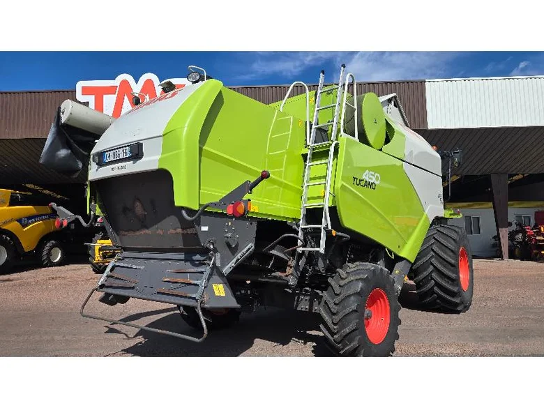 Moissonneuse-batteuse CLAAS TUCANO 450