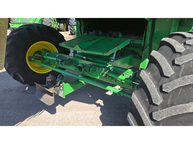 Moissonneuse-batteuse JOHN-DEERE W540