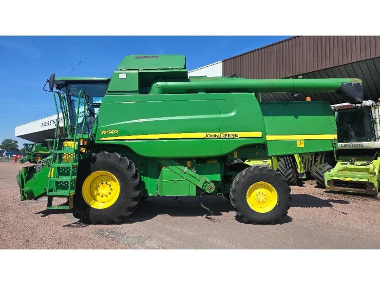 Moissonneuse-batteuse JOHN-DEERE W540