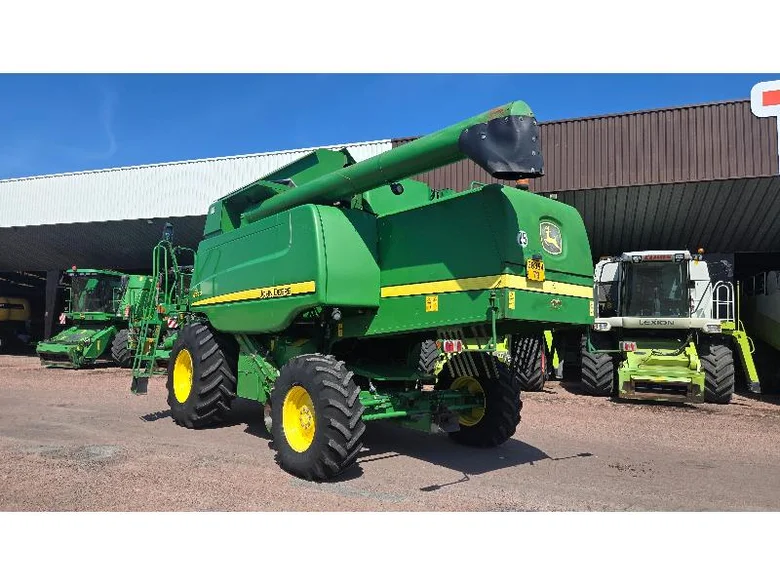 Moissonneuse-batteuse JOHN-DEERE W540