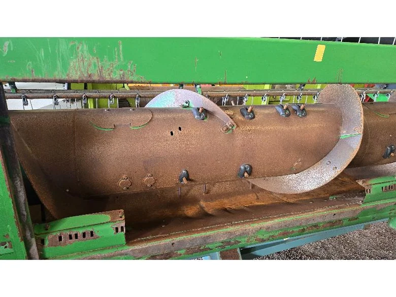 Moissonneuse-batteuse JOHN-DEERE W540