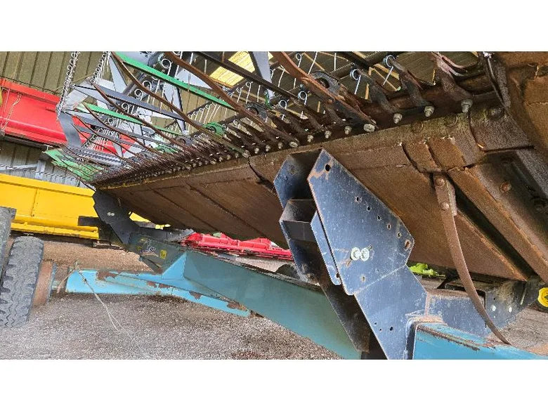 Moissonneuse-batteuse JOHN-DEERE W540