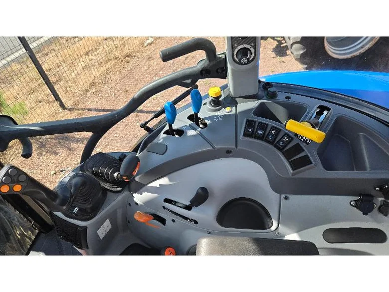 Tracteur NEW-HOLLAND T5.105