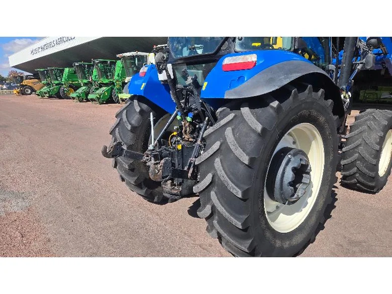 Tracteur NEW-HOLLAND T5.105