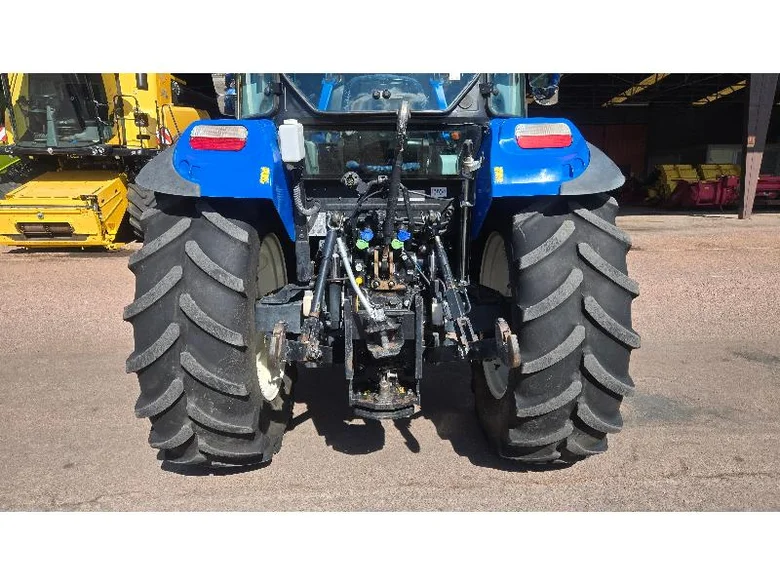 Tracteur NEW-HOLLAND T5.105