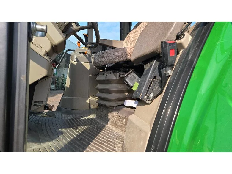 Tractor JOHN-DEERE 6135 M