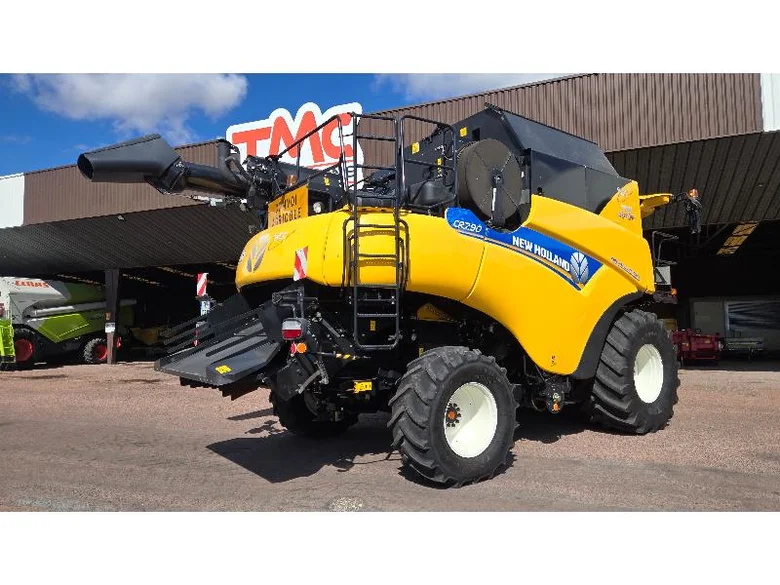 Combine harvester NEW-HOLLAND CR 7.90