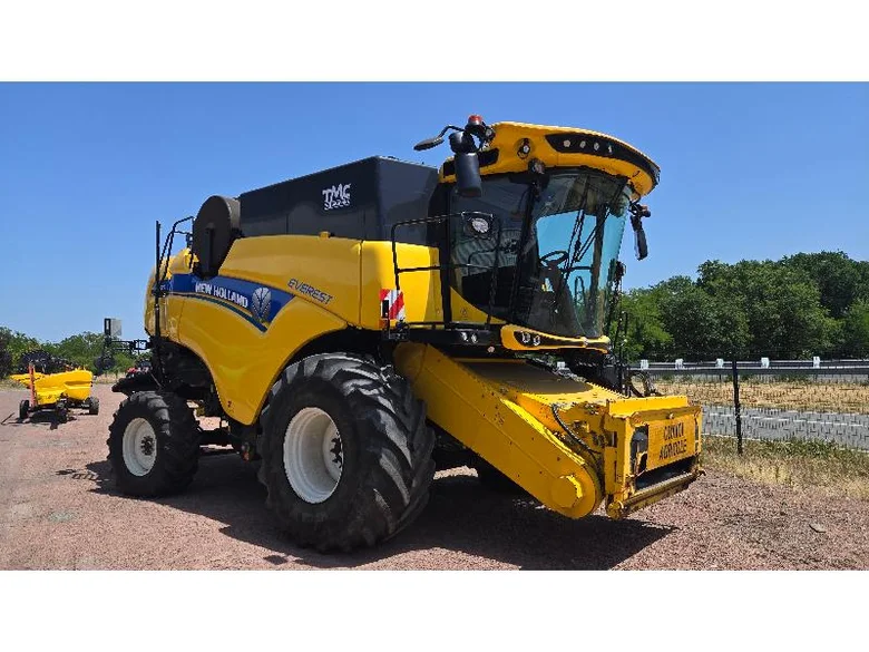 Moissonneuse-batteuse NEW-HOLLAND CX 8.70