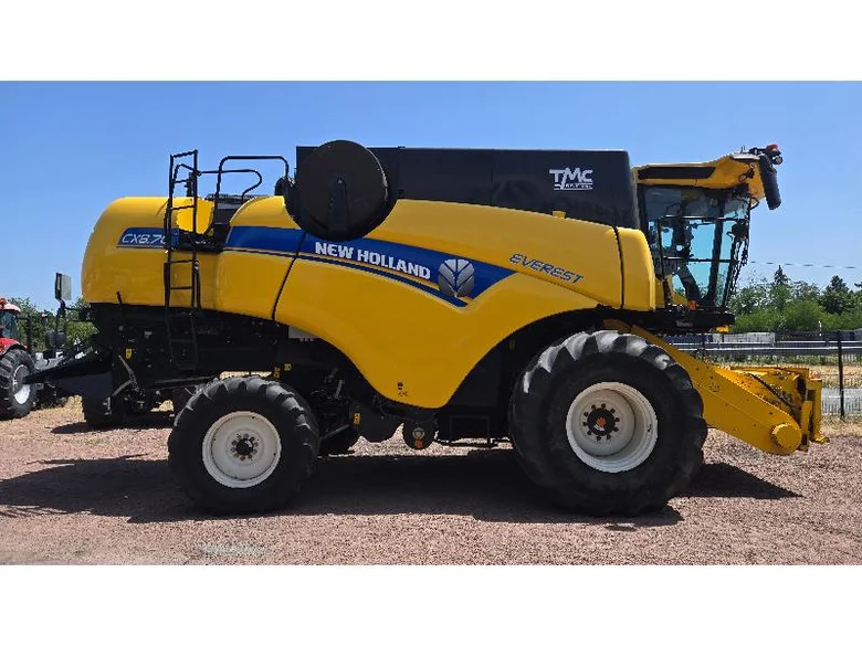Moissonneuse-batteuse NEW-HOLLAND CX 8.70