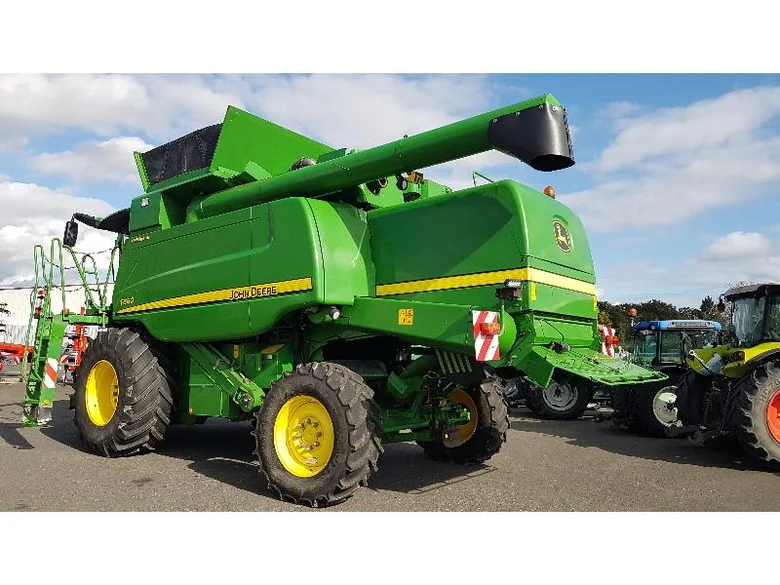 Combine harvester DEERE T660