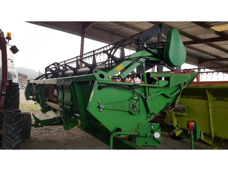 Combine harvester DEERE T660