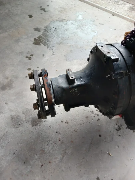 Wheel shaft for DEUTZ FAHR 6150