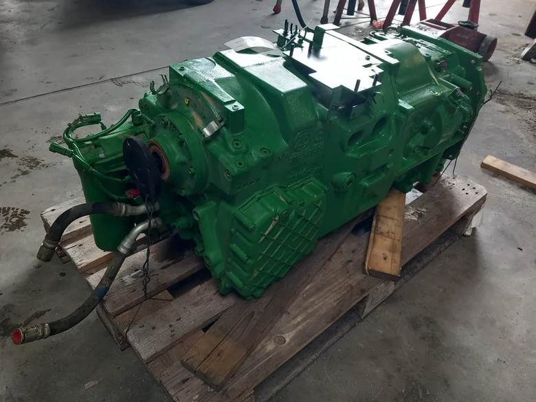 Boite de vitesse complète pour JOHN-DEERE 6155 R