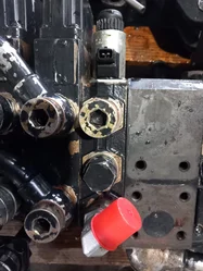 Distributeur hydraulique pour DEUTZ FAHR 6150