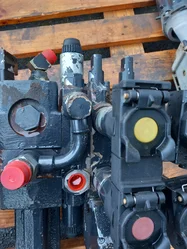 Distributeur hydraulique pour DEUTZ FAHR K100