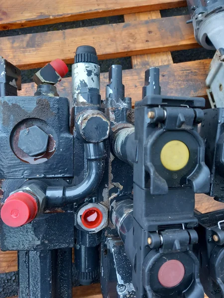 Distribuidor hidráulico para DEUTZ FAHR K100