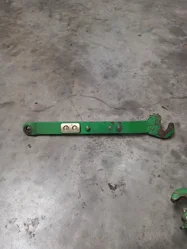 Bras inférieur pour JOHN-DEERE 6155 R