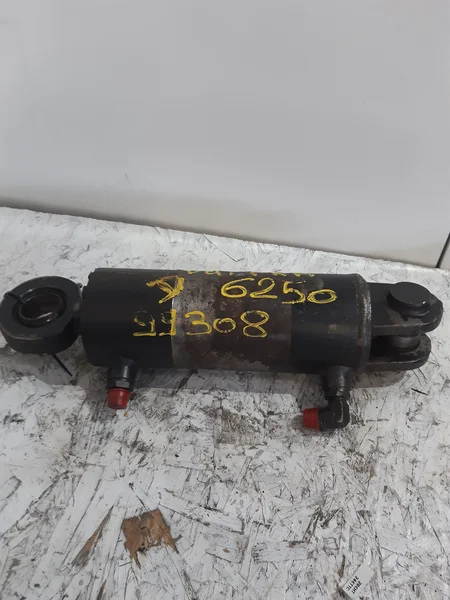 Vérin additionnel pour VALTRA 6250