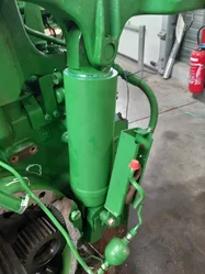 Vérin additionnel pour JOHN-DEERE 6155 R