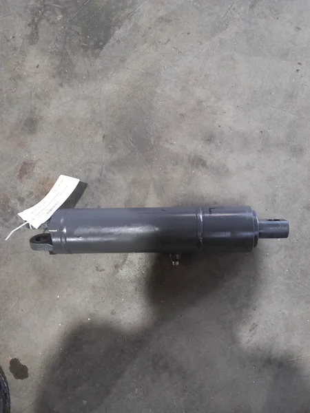 Cilindro adicional para MASSEY FERGUSON 6612