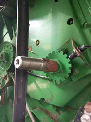 Arbre tire paille pour JOHN-DEERE 9780 CTS