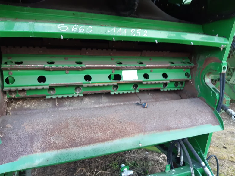Straw flow for JOHN-DEERE S660