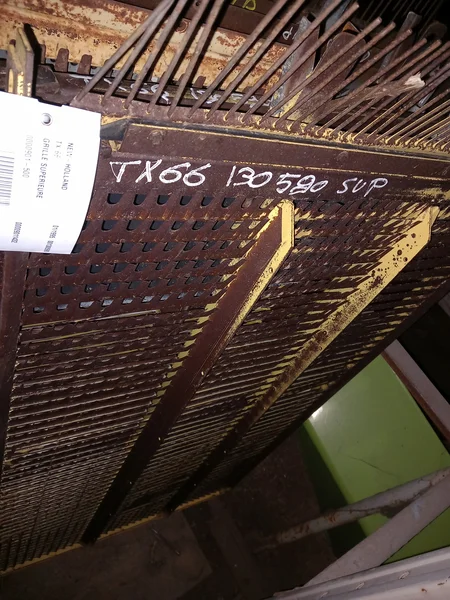 Grille et pré-grille pour NEW-HOLLAND TX 66