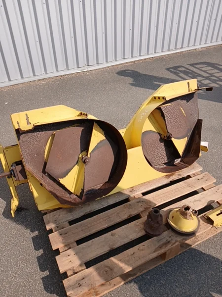 Eparpilleur de menue paille pour NEW-HOLLAND TX 36