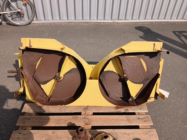 Eparpilleur de menue paille pour NEW-HOLLAND TX 36