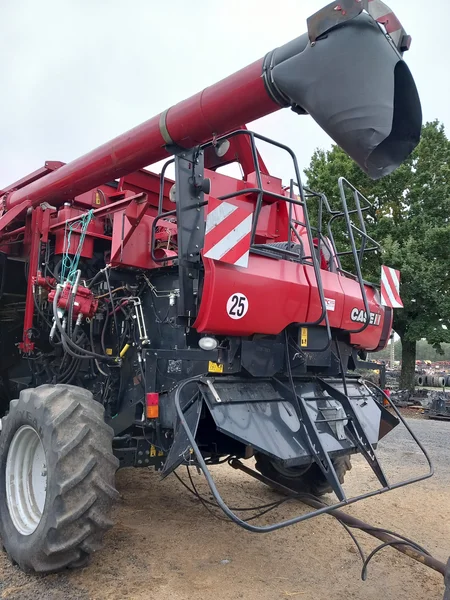 Moissonneuse batteuse à déconstruire pour pièces pour CASE IH AXIAL-FLOW 6088