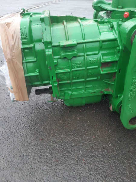 Transfer box for JOHN-DEERE 6120 M