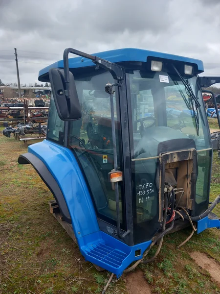 Cabine complète pour FORD 8670