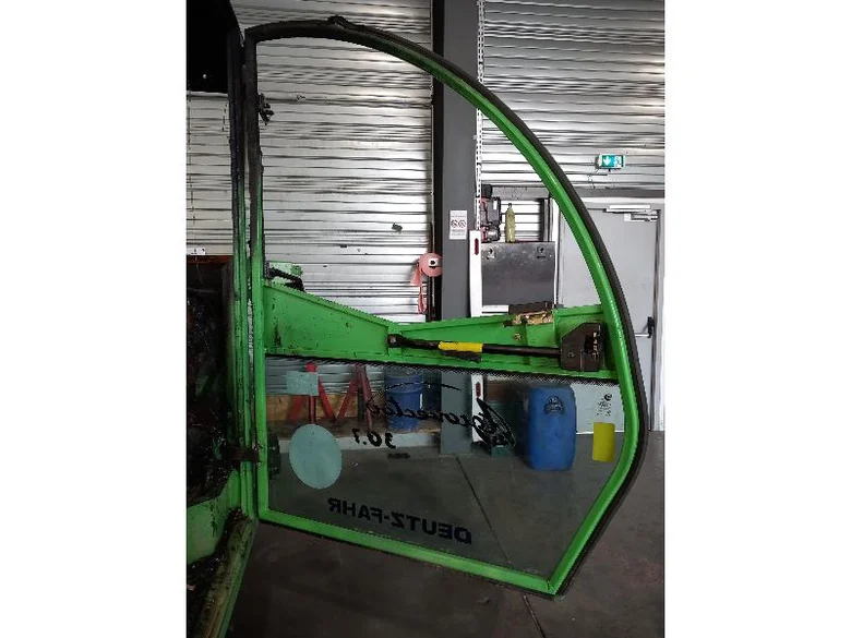 Porte pour DEUTZ FAHR AGROVECTOR 30.7