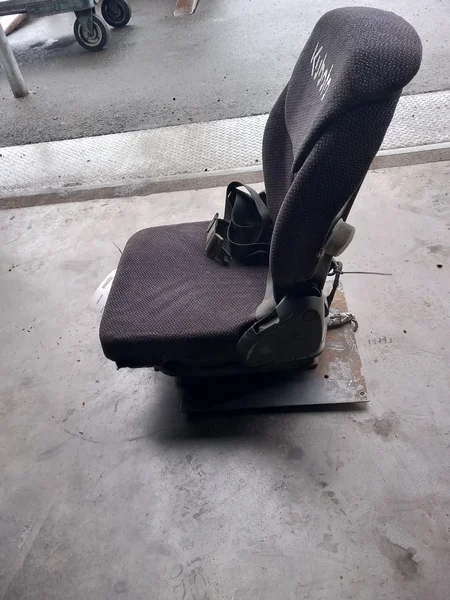 Siège pour KUBOTA M8540 DTH