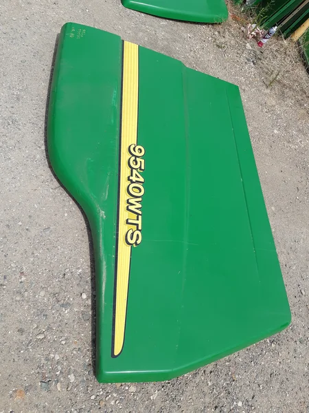 Panneau latéral pour JOHN-DEERE 9540 WTS