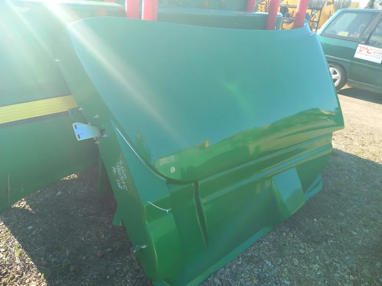 Side cover for JOHN-DEERE S660