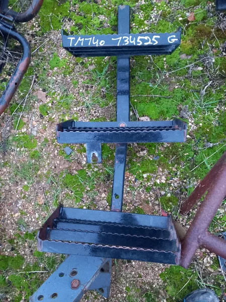 Step for NEW-HOLLAND TM 140
