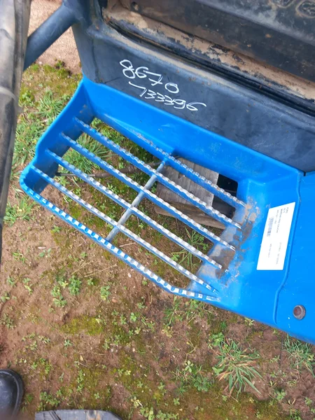 Marche pied pour FORD 8670