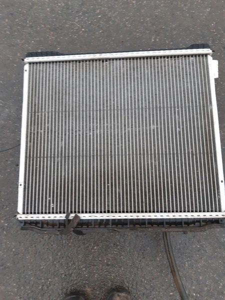 Cooling system for JOHN-DEERE 6120 M