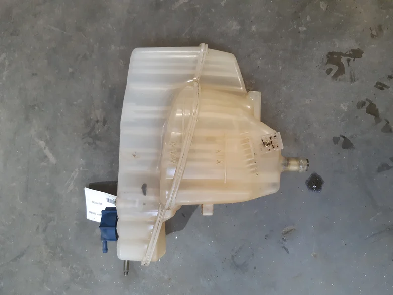 Cooling system for JOHN-DEERE 6120 M